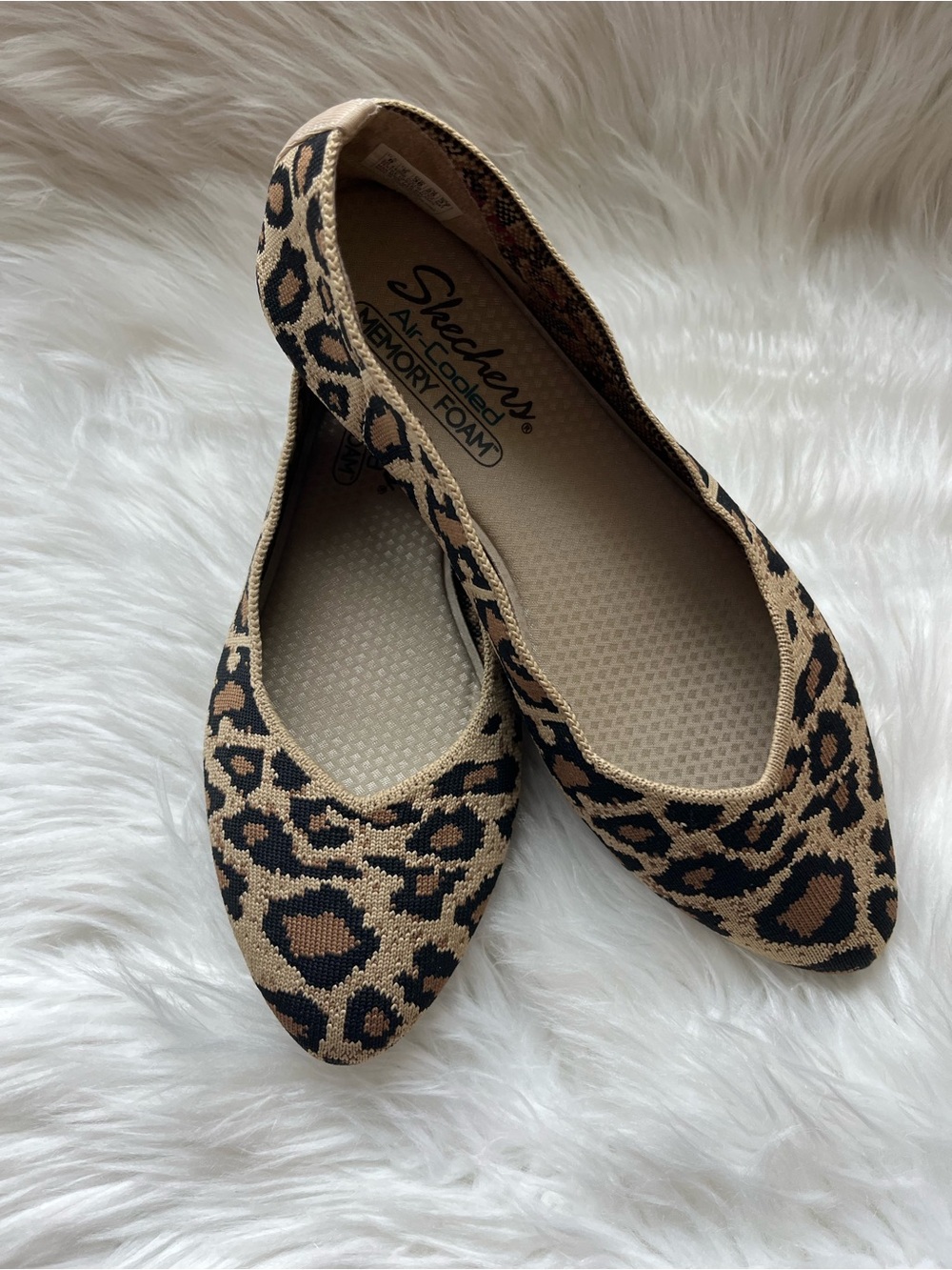 Skechers Cleo Claw Womens 8 Flats Leopard Print Comfort Memory Foam Slip On NWOT